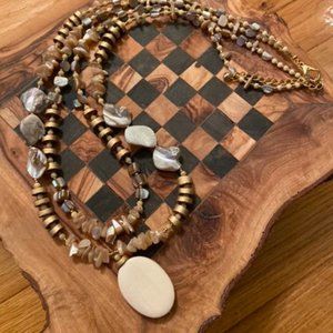 NWOT Long Wood and Shell Necklace